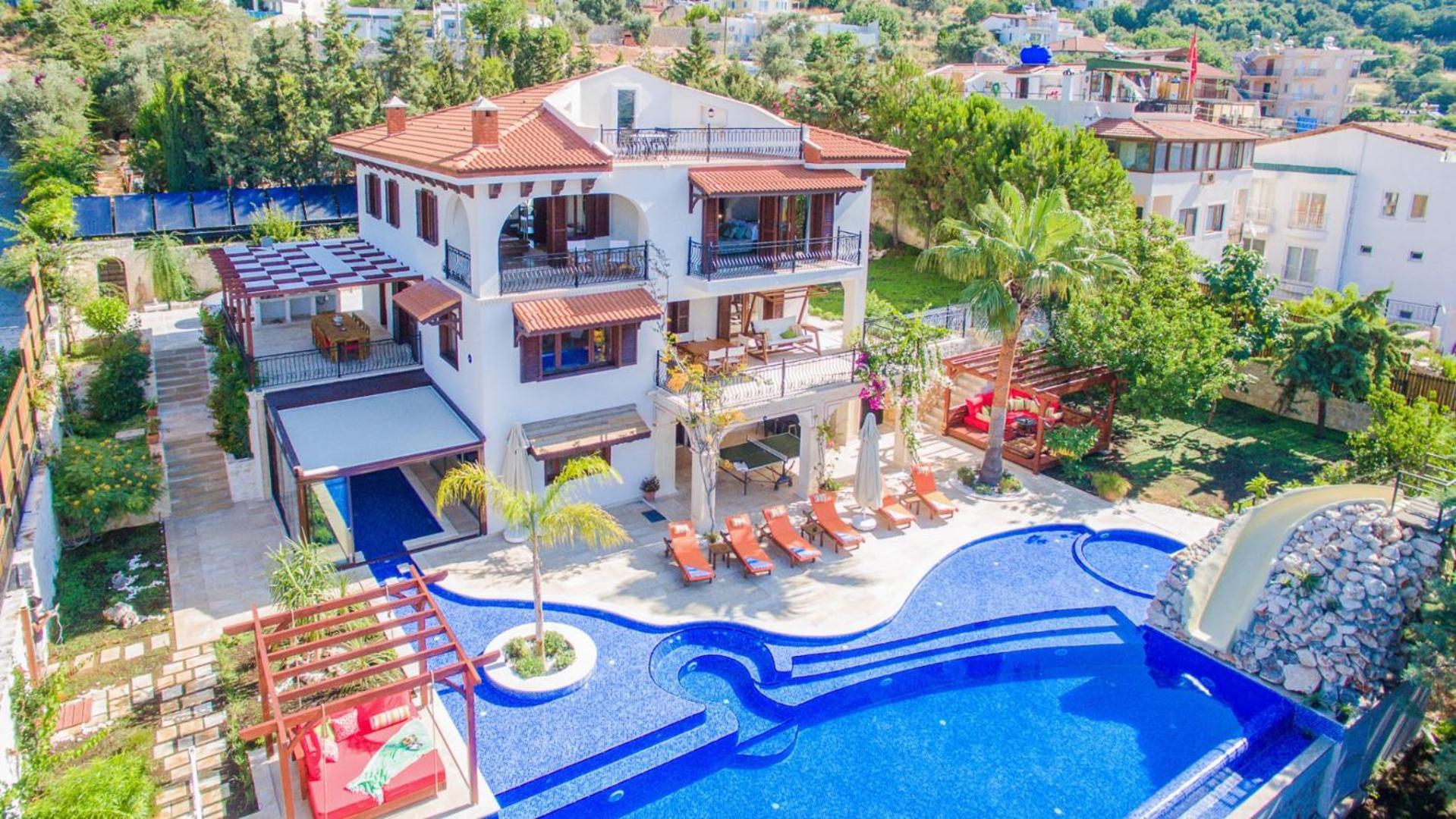 4 Bedroom Luxury 1210 Villa